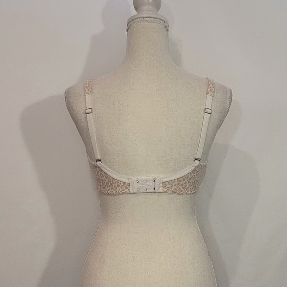 Victoria’s Secret Bra - Picture 2 of 5